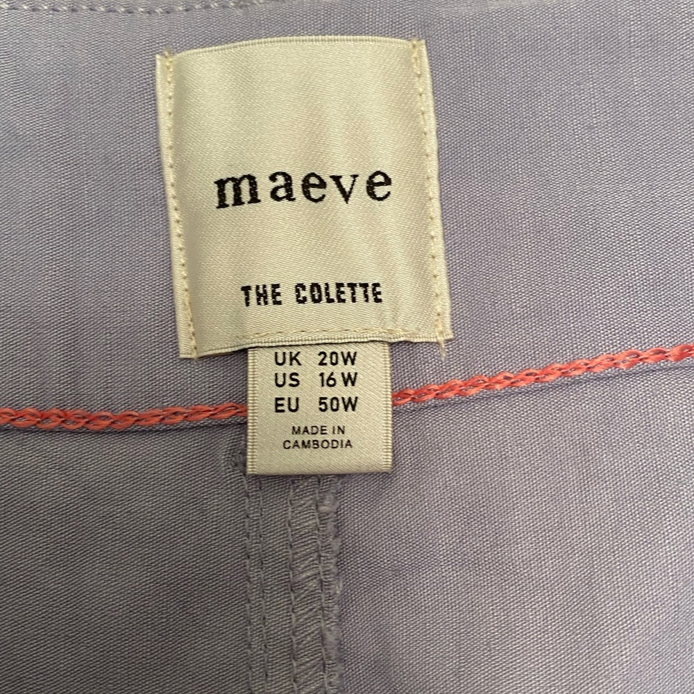 Women’s Pants - Picture 3 of 6